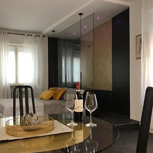  Apartment Romantic Italy